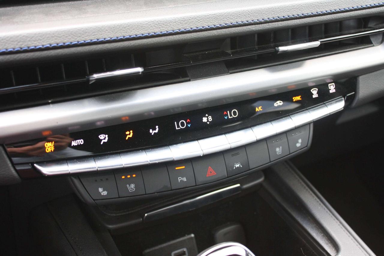 2024 Cadillac XT4 AWD 4dr Sport Photo