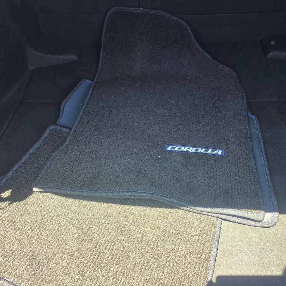 2020 Toyota Corolla LE CVT Photo
