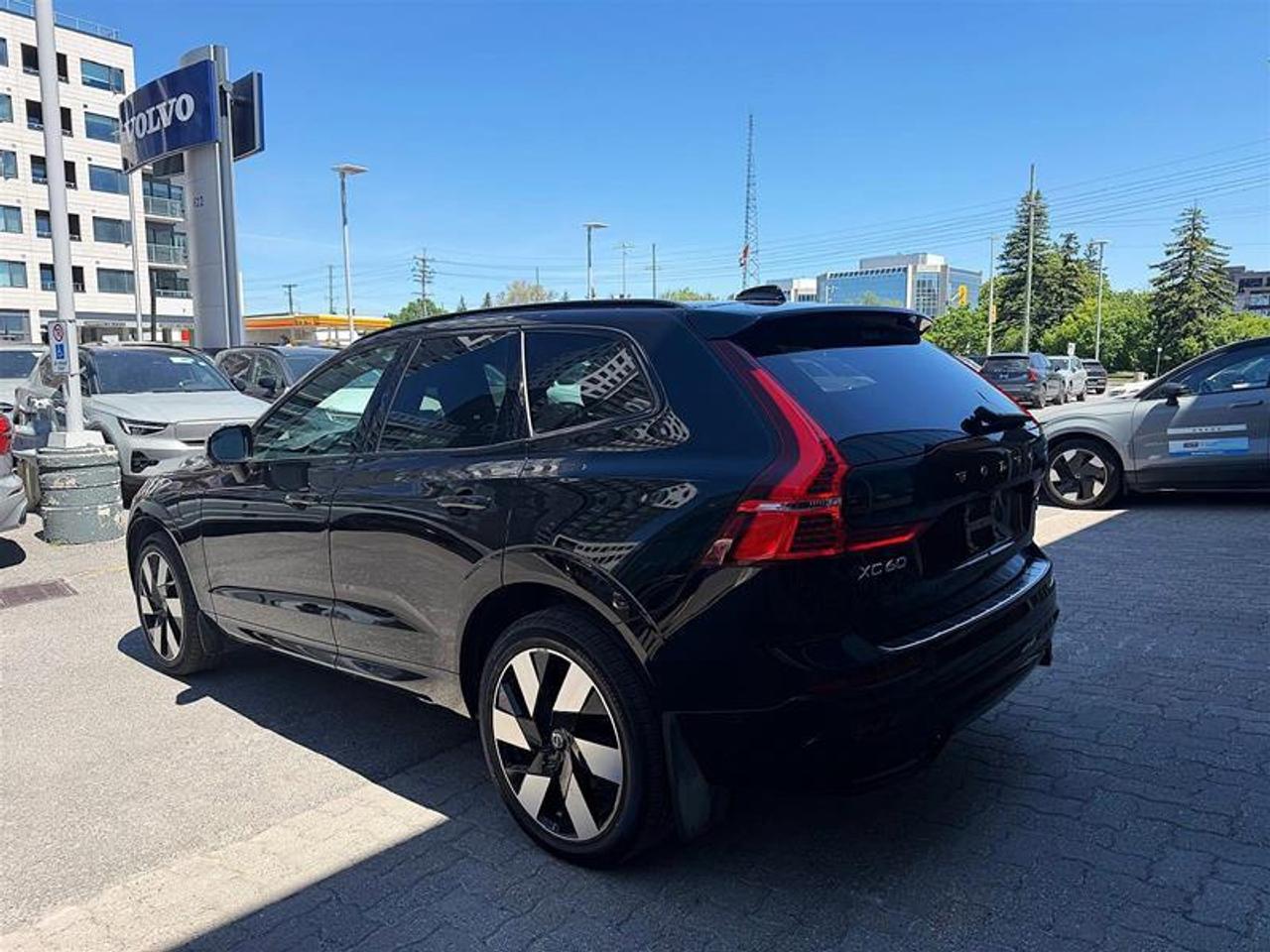 2024 Volvo XC60 Recharge T8 Plus   PHEV   HK Audio   Low KM   AWD Photo3