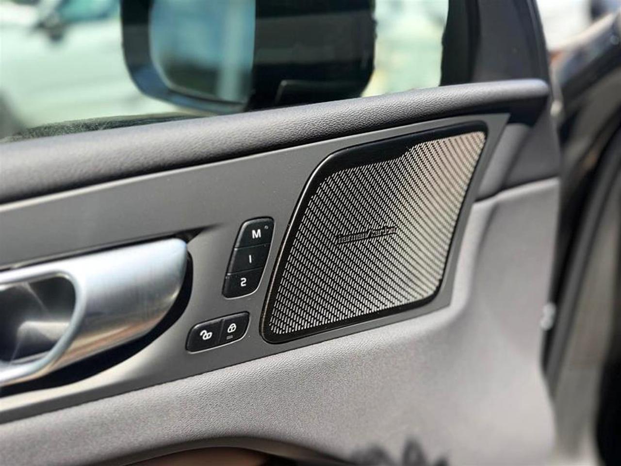 2024 Volvo XC60 Recharge T8 Plus   PHEV   HK Audio   Low KM   AWD Photo