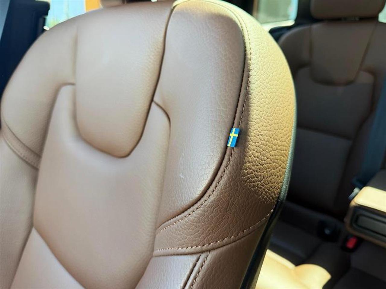 2024 Volvo XC60 Recharge T8 Plus   PHEV   HK Audio   Low KM   AWD Photo
