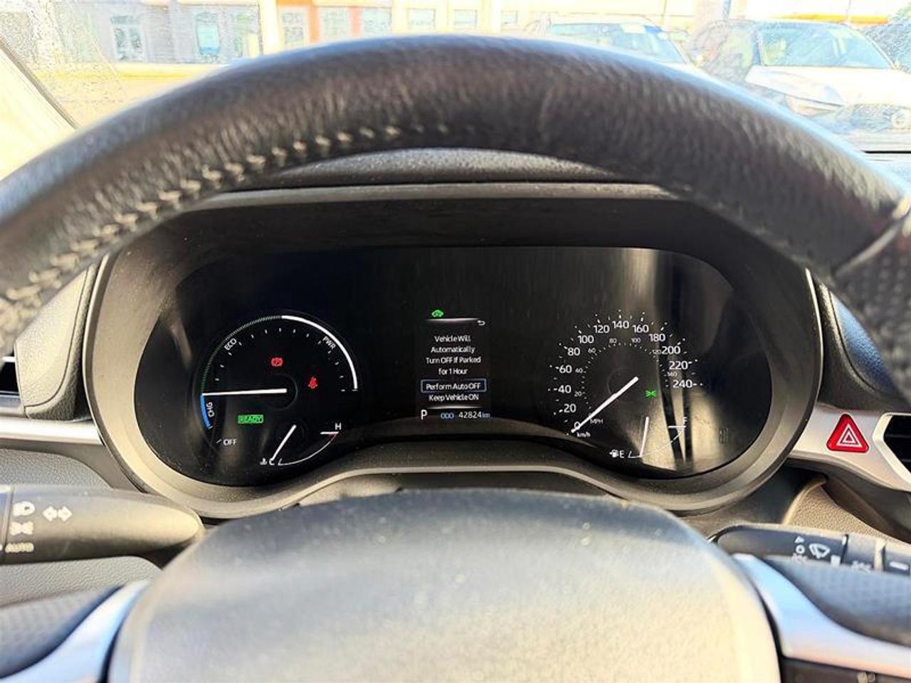 2024 Toyota Sienna XLE 8-Pass   Hybrid   Clean   1 Owner Photo