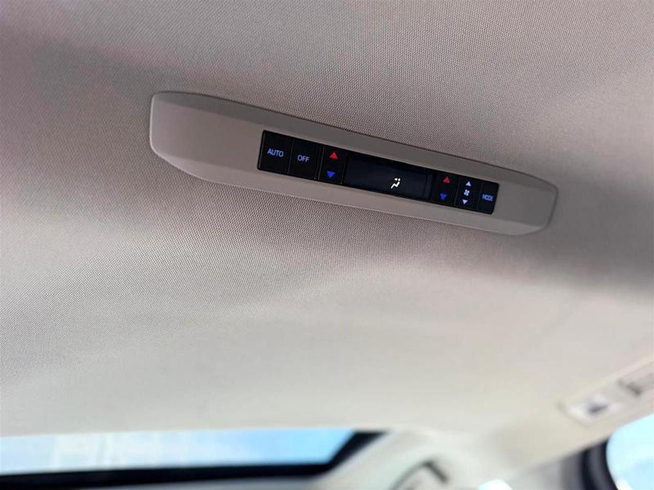 2024 Toyota Sienna XLE 8-Pass   Hybrid   Clean   1 Owner Photo