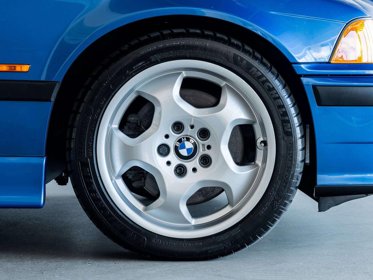 1999 BMW 335i  Photo