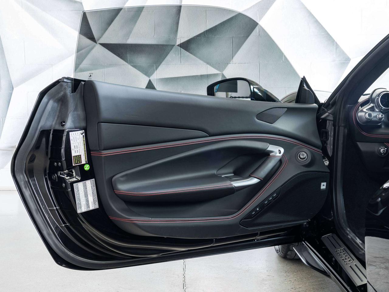 2021 Ferrari F8 Spider  Photo