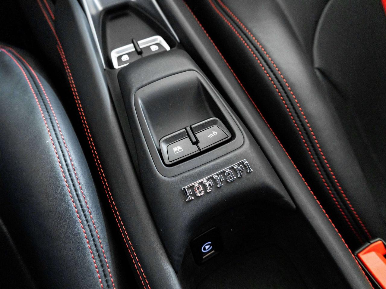 2021 Ferrari F8 Spider  Photo