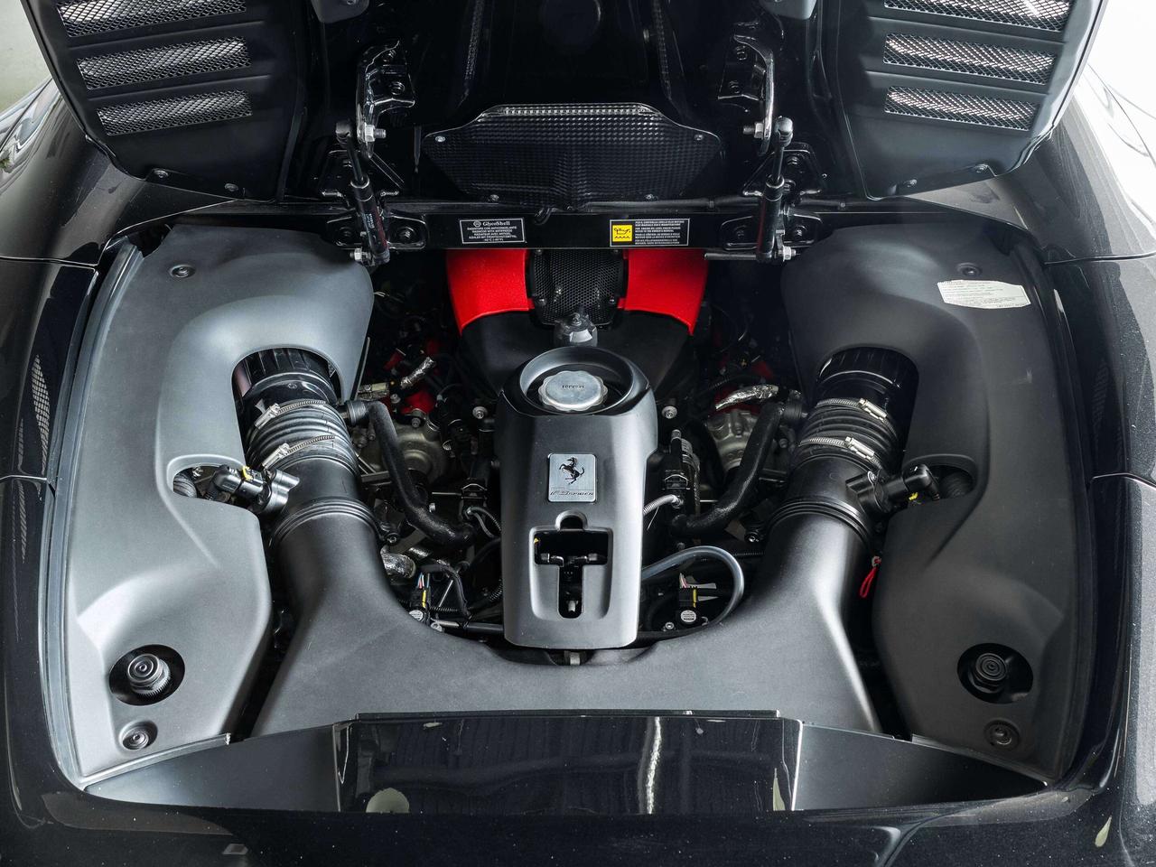 2021 Ferrari F8 Spider  Photo