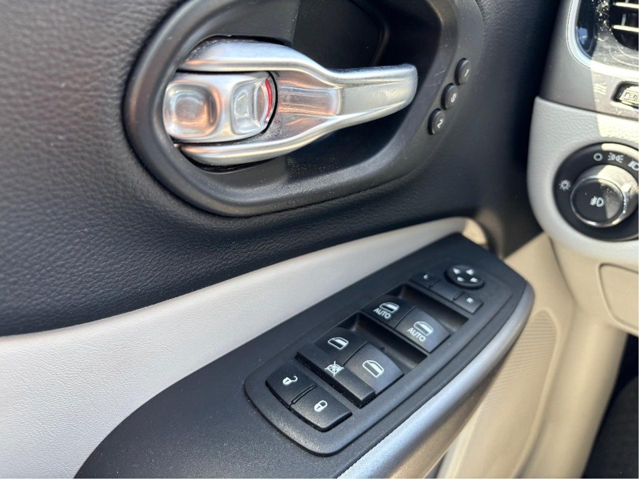 2019 Jeep Cherokee Limited LIGHT GREY LEATHER NAV MEMORY SEAT Photo