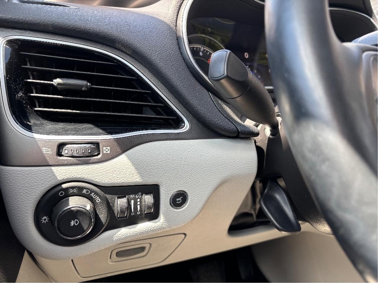 2019 Jeep Cherokee Limited LIGHT GREY LEATHER NAV MEMORY SEAT Photo