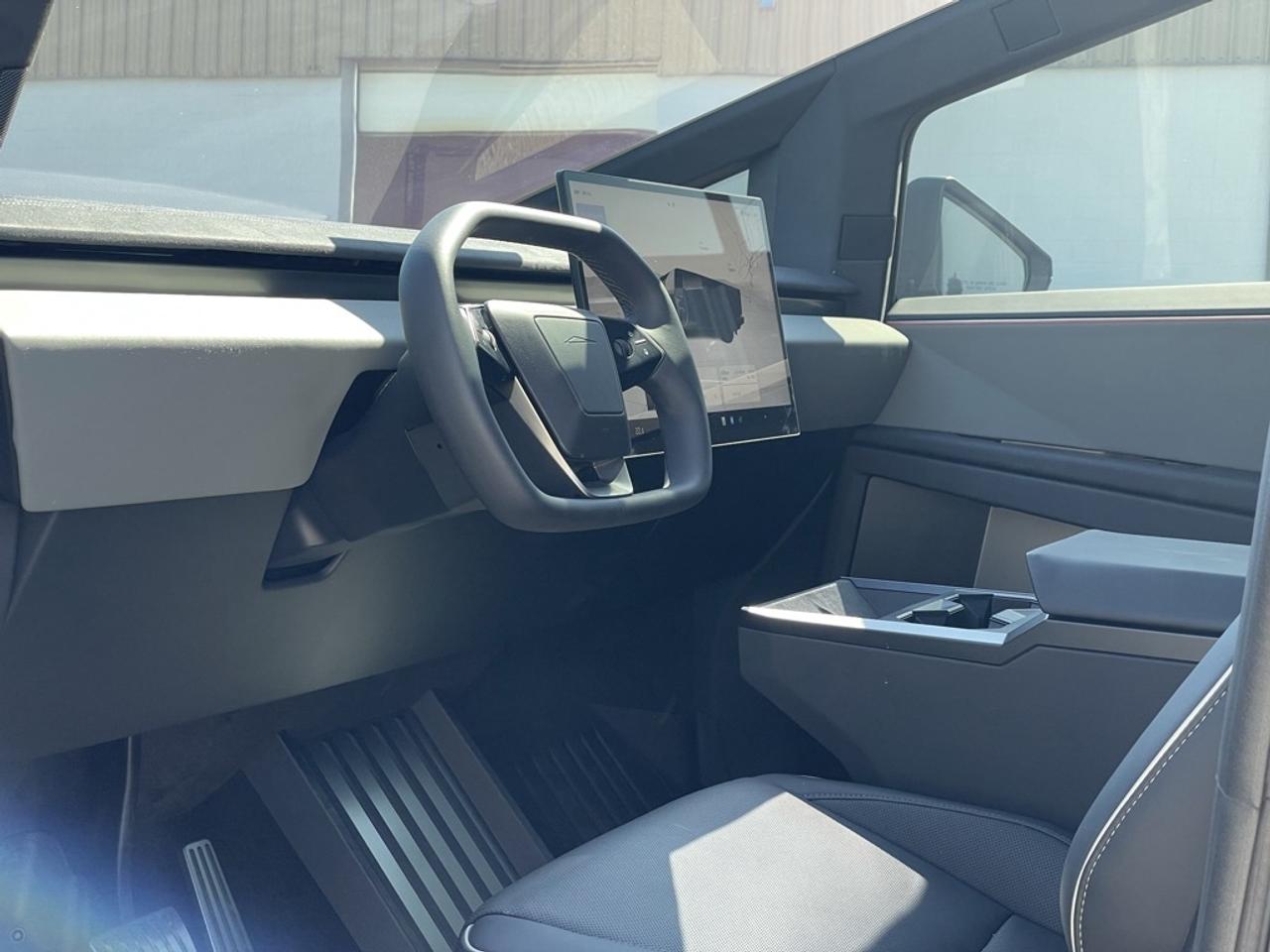 2024 Tesla Cybertruck BEAST FOUNDATION   1 Owner   Beautiful Wrap! Photo