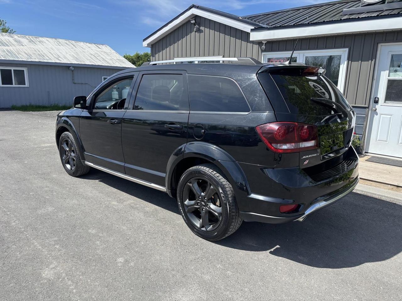 2018 Dodge Journey Crossroad 4dr All-Wheel Drive Photo2