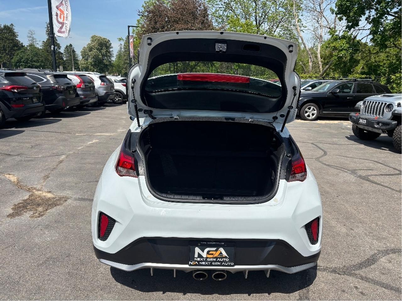 2020 Hyundai Veloster Turbo MANUAL LEATHER ROOF ONE OWNER CLEAN Photo