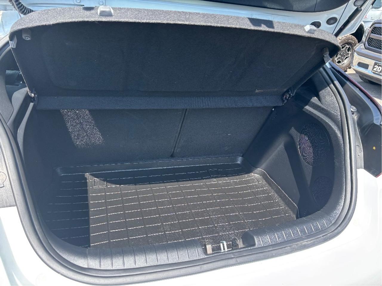 2020 Hyundai Veloster Turbo MANUAL LEATHER ROOF ONE OWNER CLEAN Photo