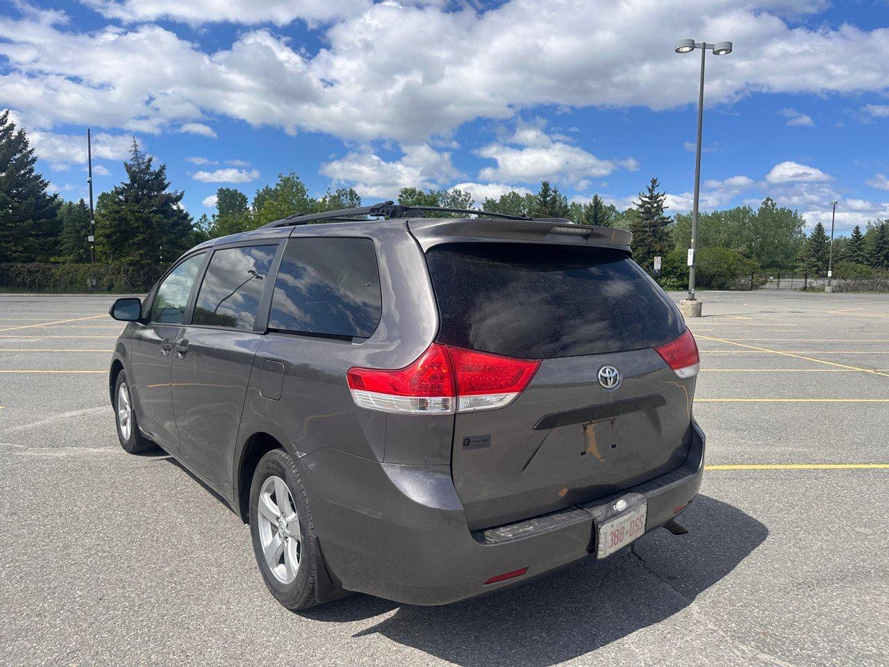 2011 Toyota Sienna BASE Photo