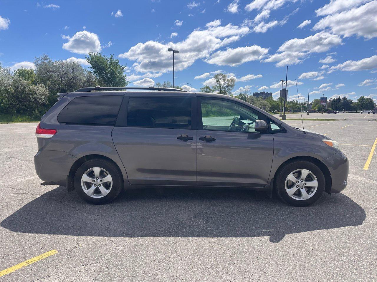 2011 Toyota Sienna BASE Photo