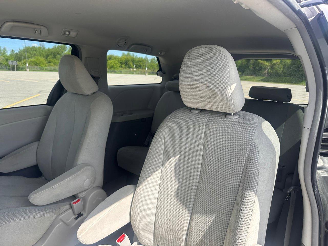 2011 Toyota Sienna BASE Photo