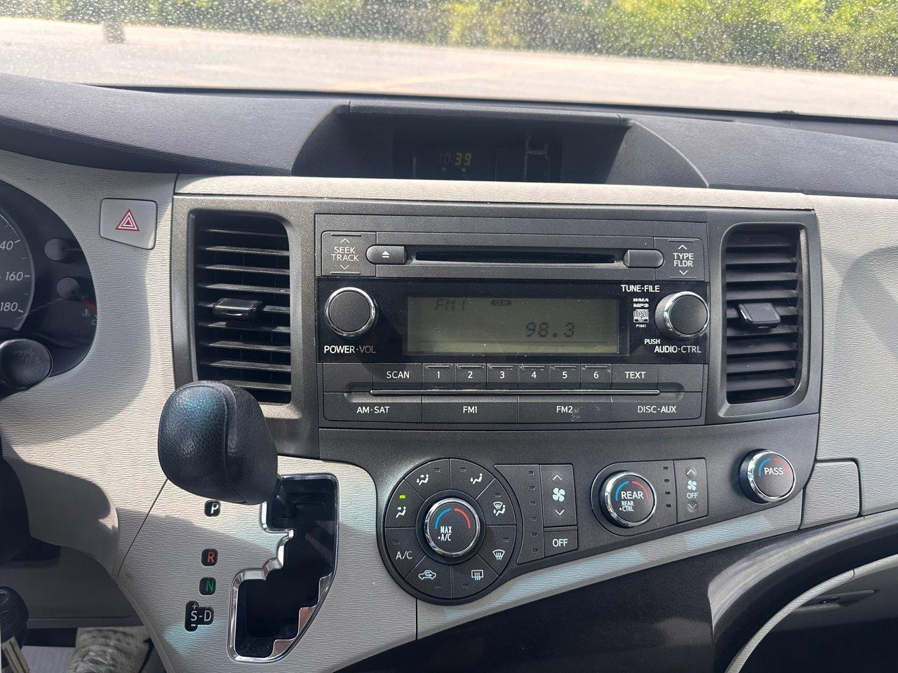 2011 Toyota Sienna BASE Photo