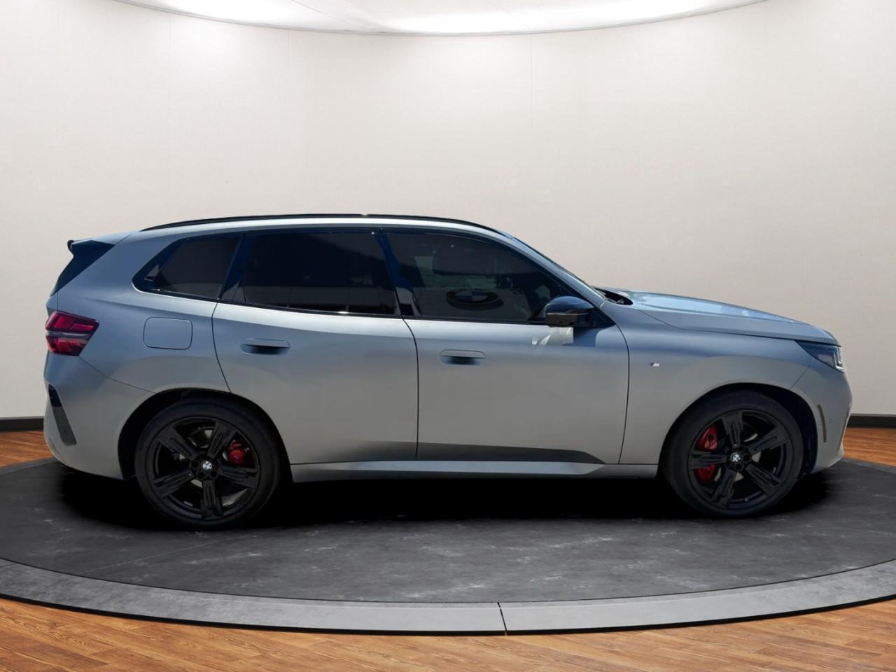 2025 BMW X3 M50 xDrive Photo