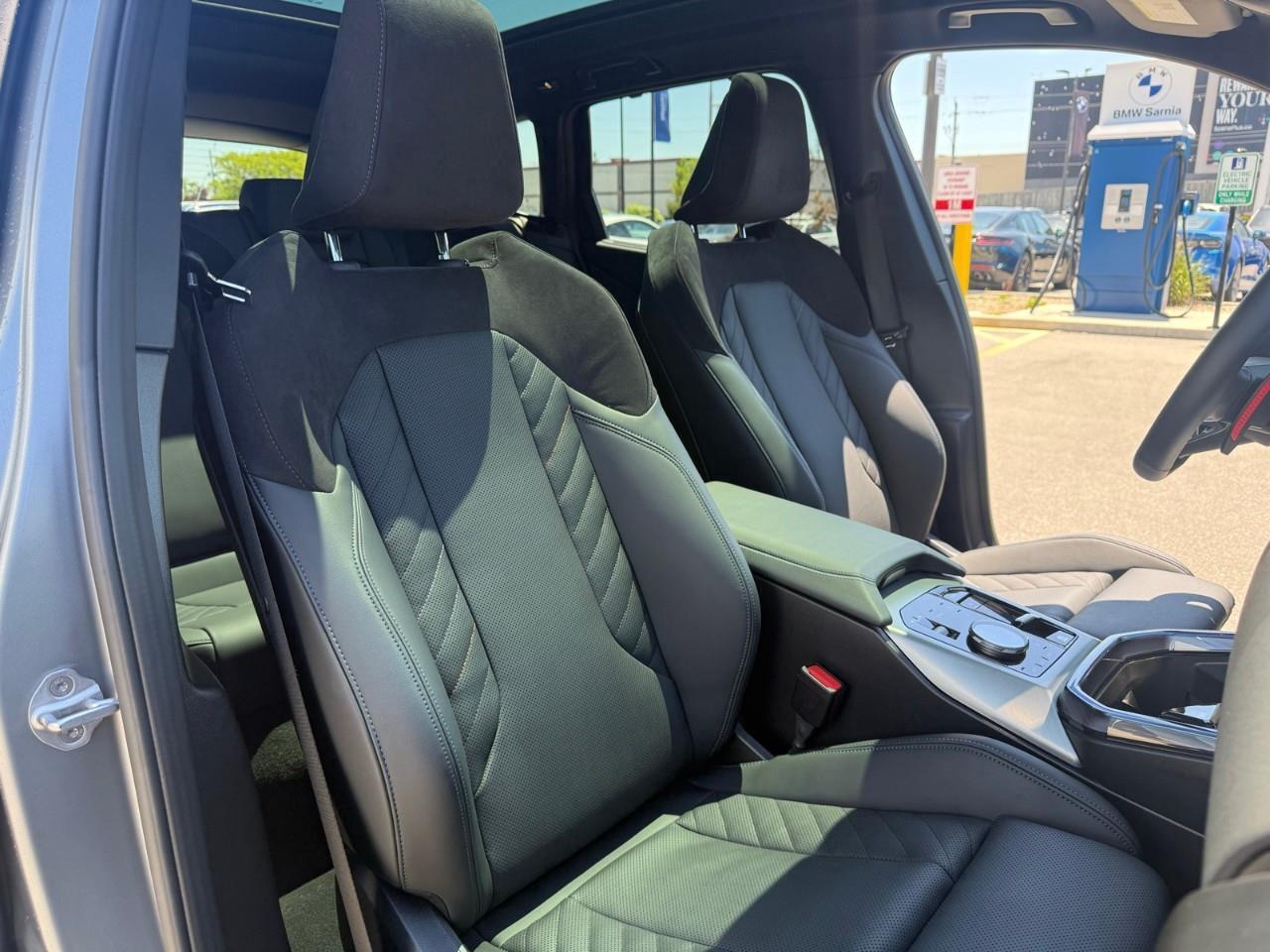 2025 BMW X3 M50 xDrive Photo