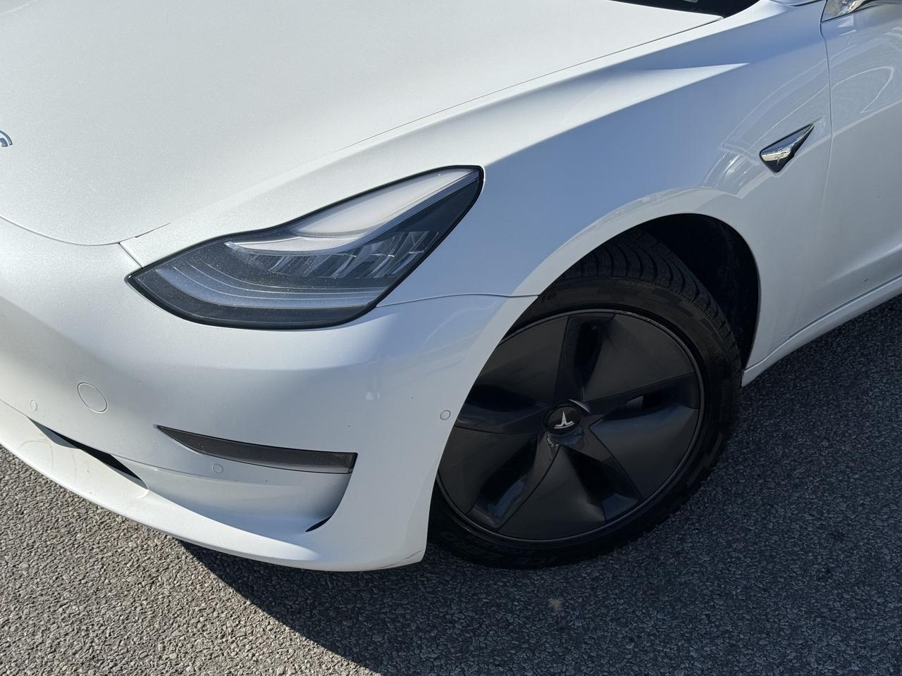 2020 Tesla Model 3 Standard Range Plus l RWD l 2 Sets of Tires Photo