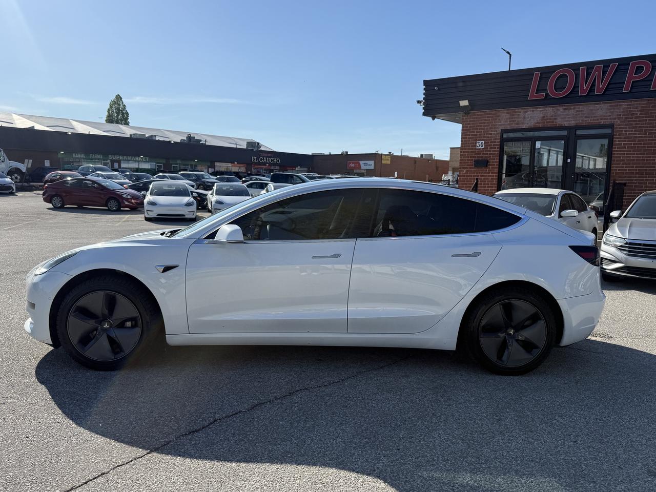 2020 Tesla Model 3 Standard Range Plus l RWD l 2 Sets of Tires Photo4