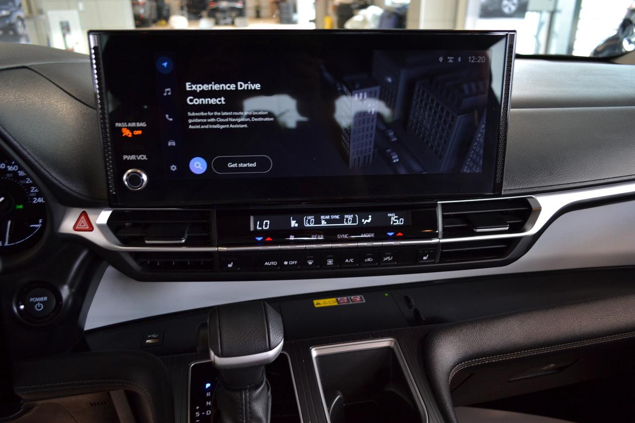 2025 Toyota Sienna XLE 8-Passenger Photo