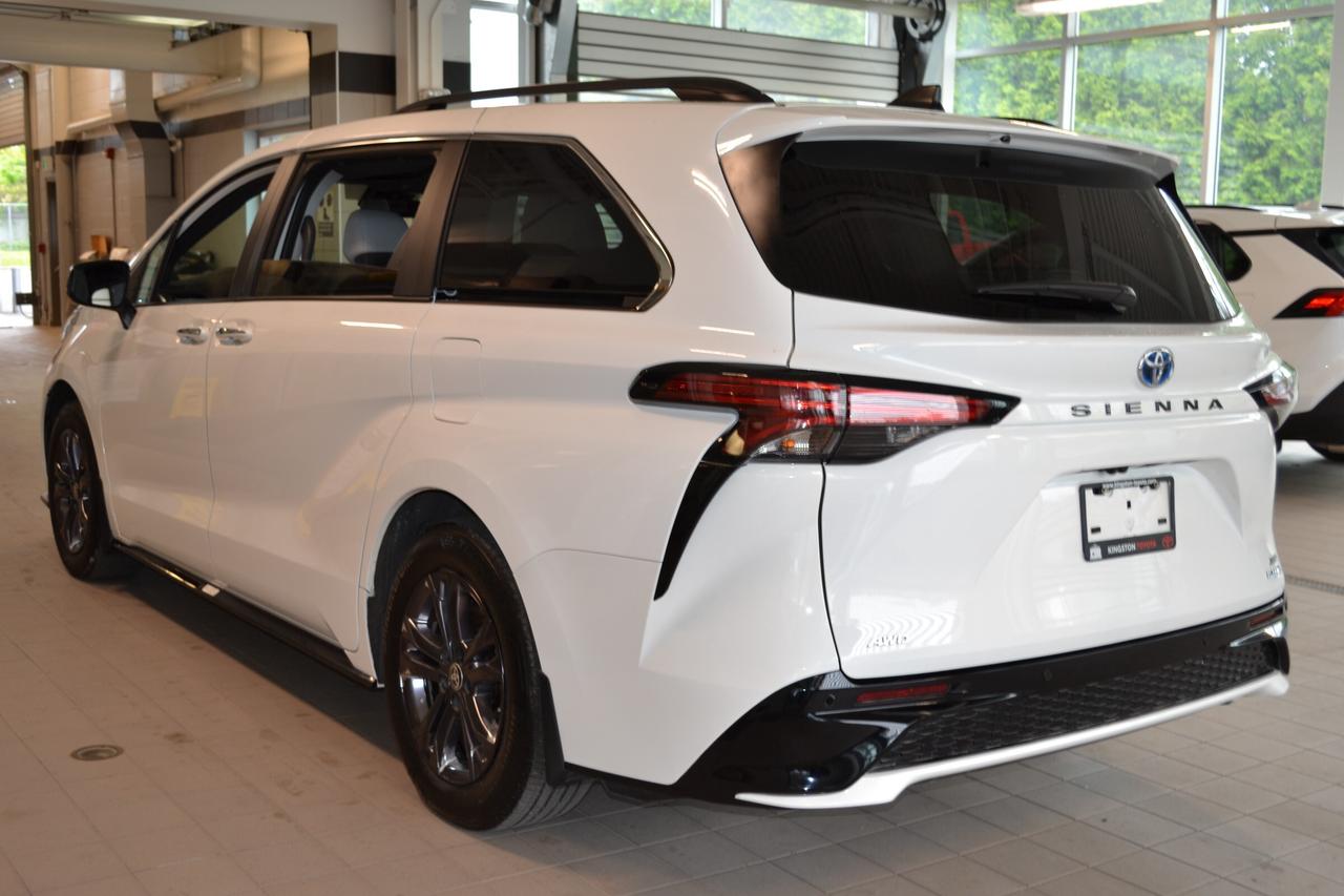 2024 Toyota Sienna XSE 7-Passenger Photo