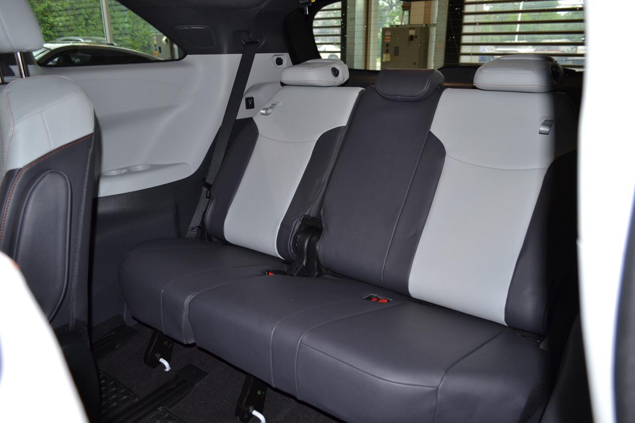2024 Toyota Sienna XSE 7-Passenger Photo