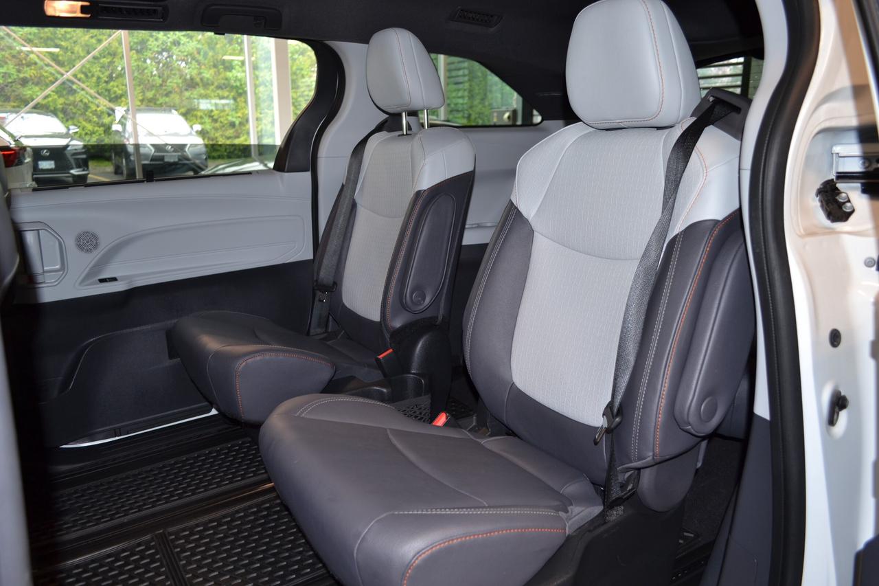 2024 Toyota Sienna XSE 7-Passenger Photo