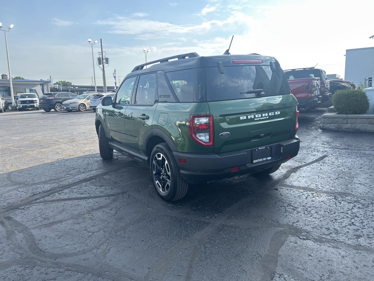 2024 Ford Bronco Sport OUTERBANKS 4X4 1.5L TECH PKG MOONROOF LANE KEEPING Photo2