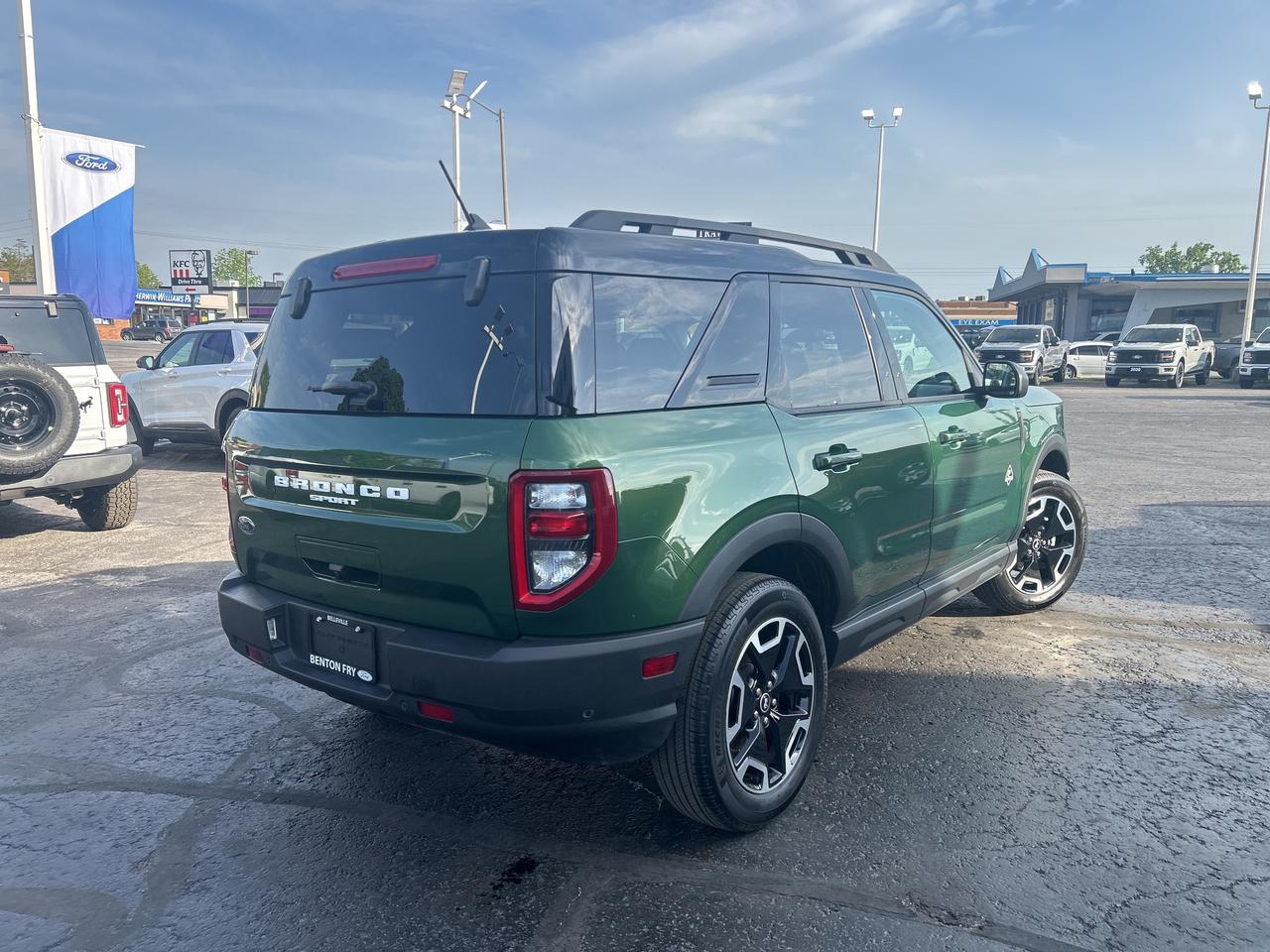 2024 Ford Bronco Sport OUTERBANKS 4X4 1.5L TECH PKG MOONROOF LANE KEEPING Photo