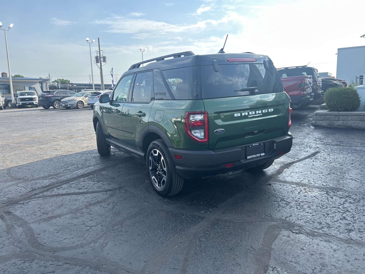 2024 Ford Bronco Sport OUTERBANKS 4X4 1.5L TECH PKG MOONROOF LANE KEEPING Photo