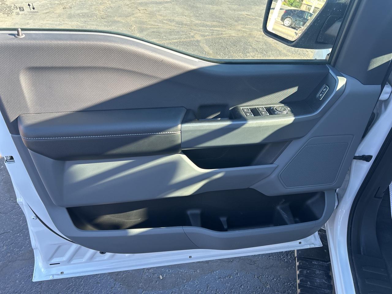 2022 Ford F-150 XLT 3.3L 4X4 TOW PKG VINYL FLOORING UNDER $8000 KM Photo