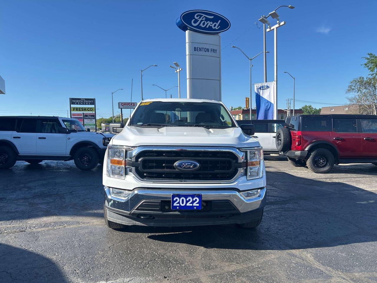2022 Ford F-150 XLT 3.3L 4X4 TOW PKG VINYL FLOORING 12000 KMS! Photo