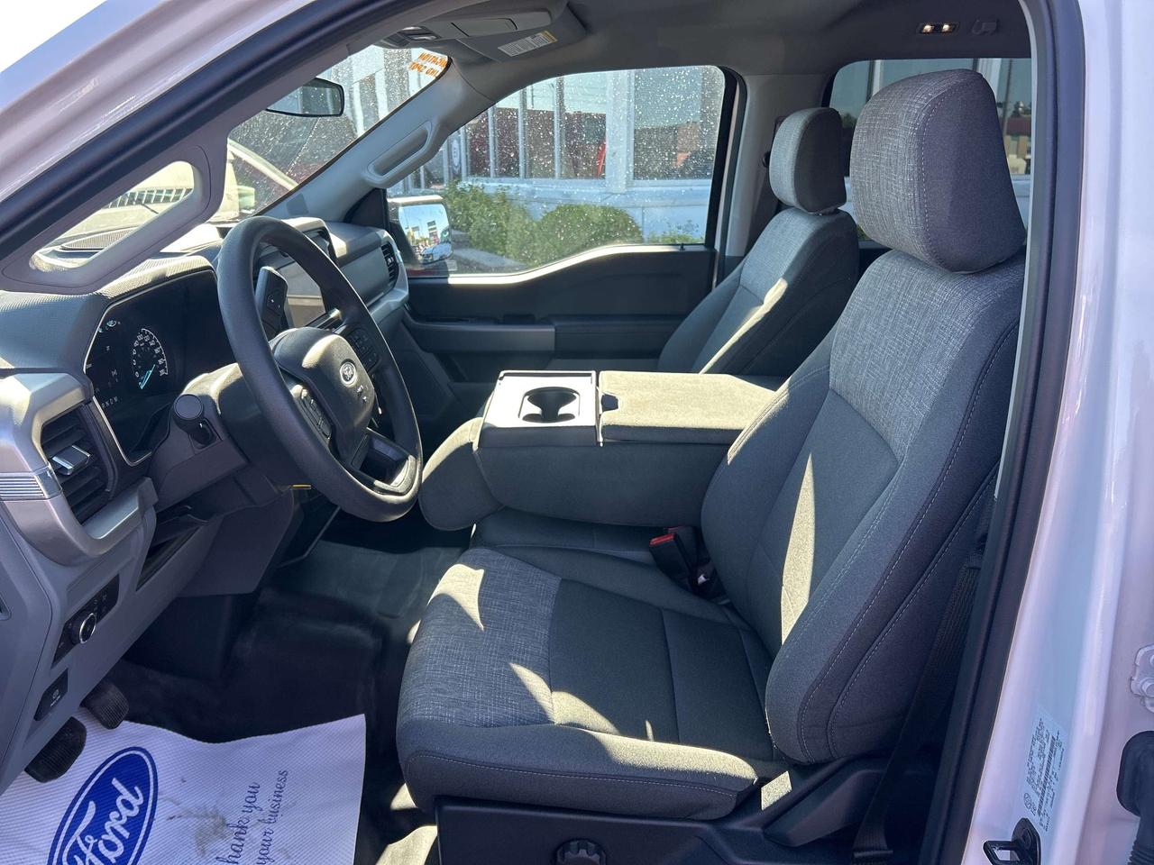 2022 Ford F-150 XLT 3.3L 4X4 TOW PKG VINYL FLOORING 12000 KMS! Photo