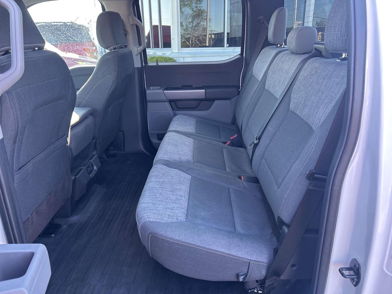 2022 Ford F-150 XLT 3.3L 4X4 TOW PKG VINYL FLOORING 12000 KMS! Photo