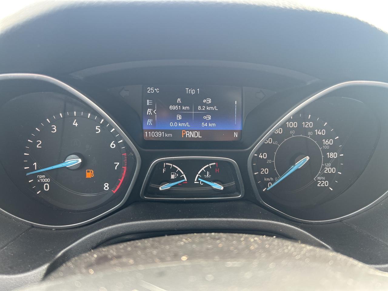 2017 Ford Focus SE 2.0L HEATED SEATS LOW KMS ONLY 110,500KM! Photo
