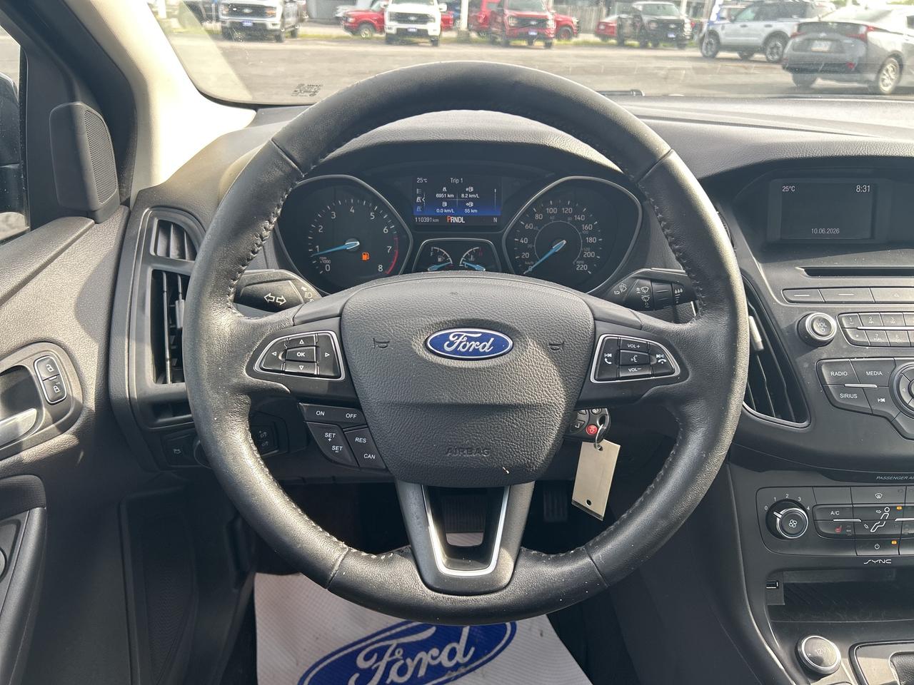 2017 Ford Focus SE 2.0L HEATED SEATS LOW KMS ONLY 110,500KM! Photo