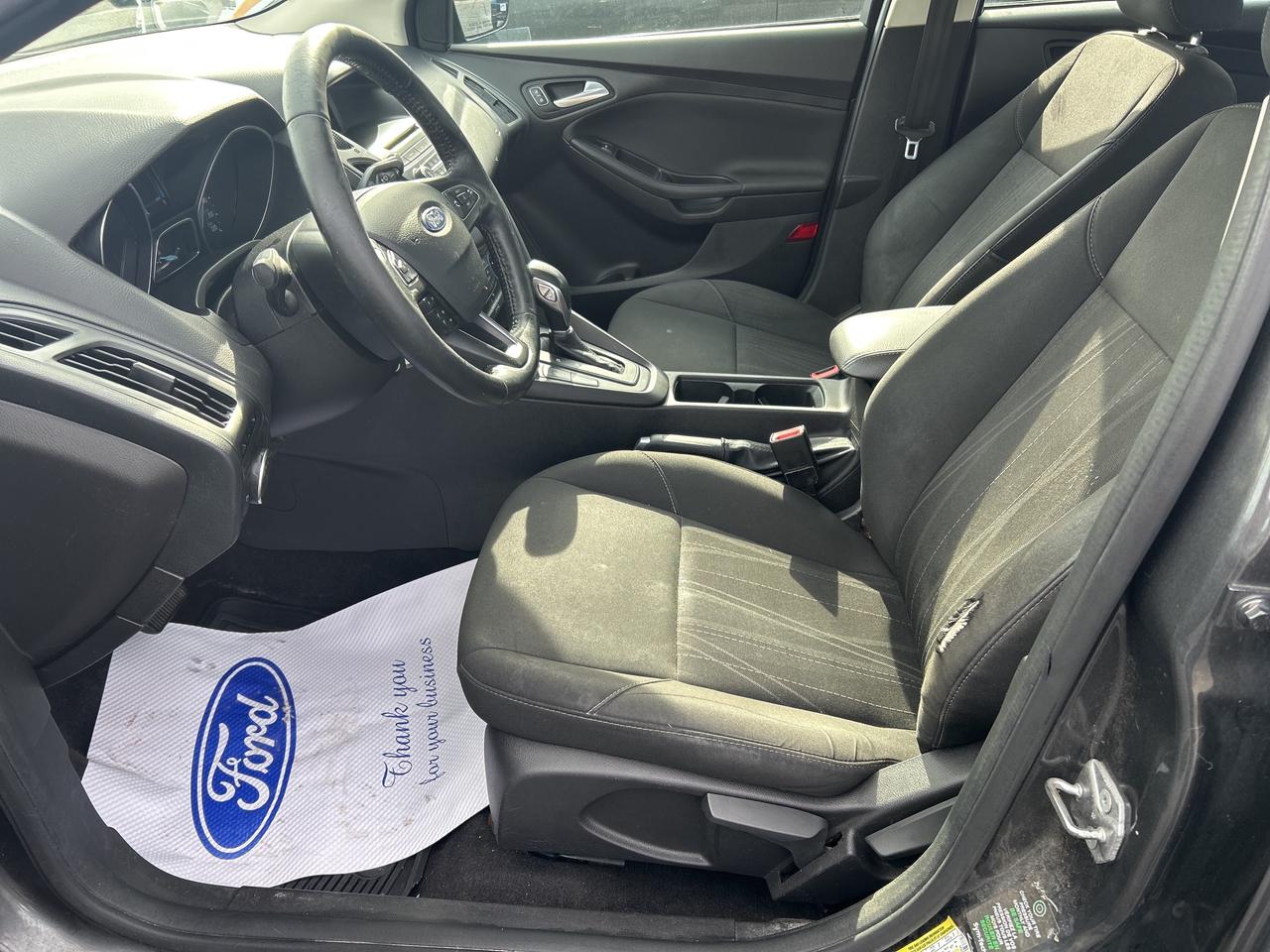 2017 Ford Focus SE 2.0L HEATED SEATS LOW KMS ONLY 110,500KM! Photo
