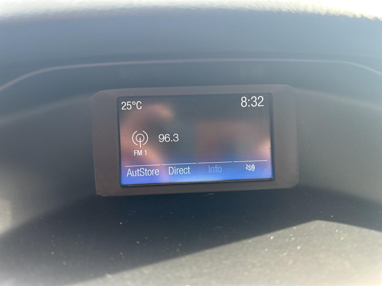 2017 Ford Focus SE 2.0L HEATED SEATS LOW KMS ONLY 110,500KM! Photo
