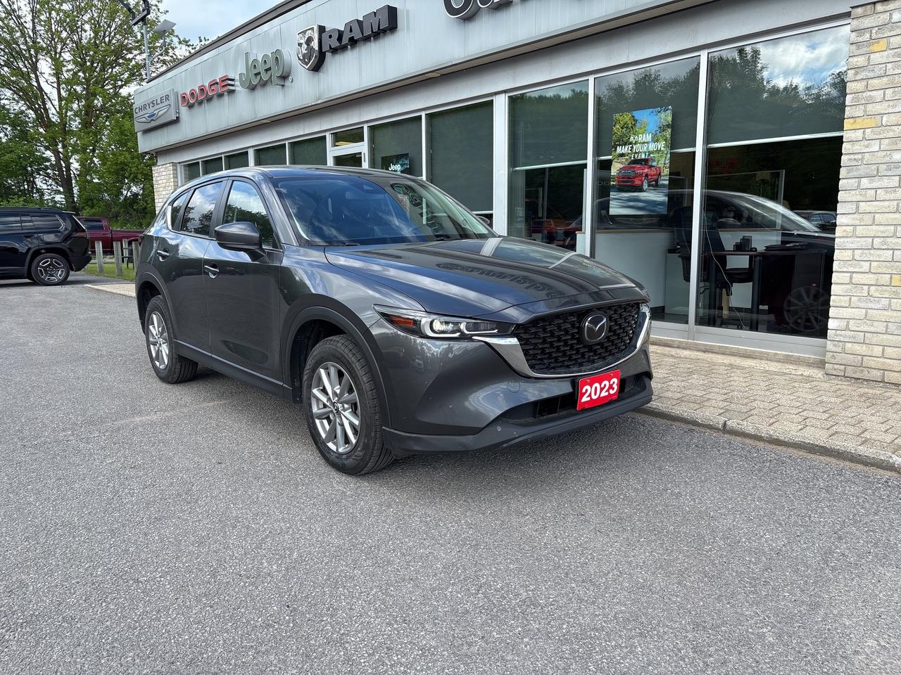 2023 Mazda CX-5 GS Photo2