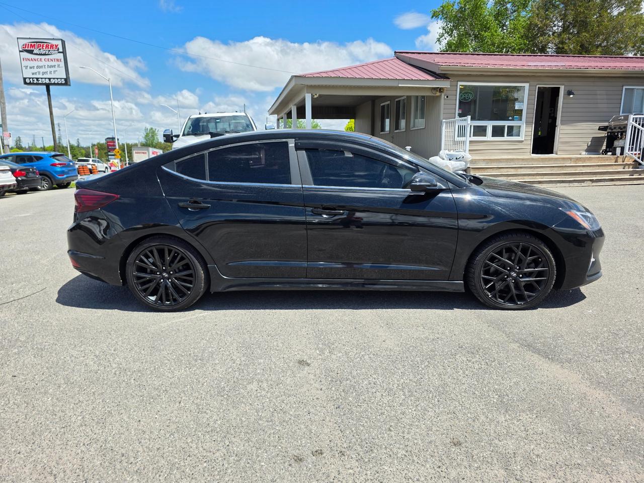 2020 Hyundai Elantra SPORT 4dr Sedan Photo4