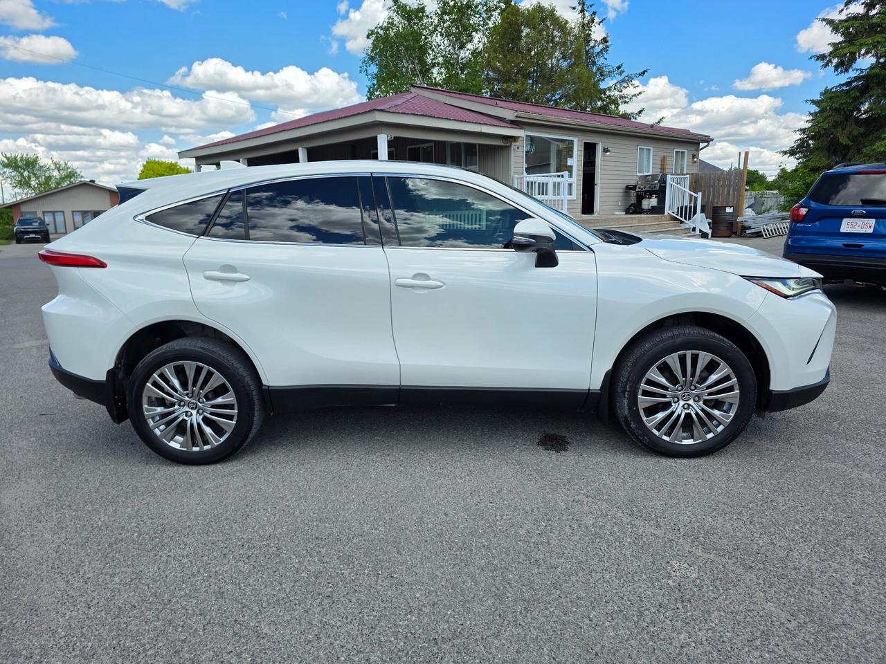 2022 Toyota Venza Limited 4dr All-Wheel Drive Photo
