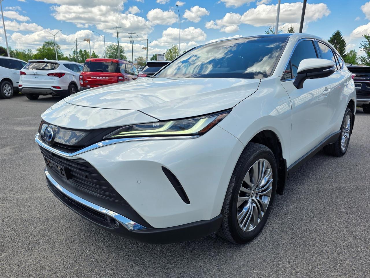 2022 Toyota Venza Limited 4dr All-Wheel Drive Photo2