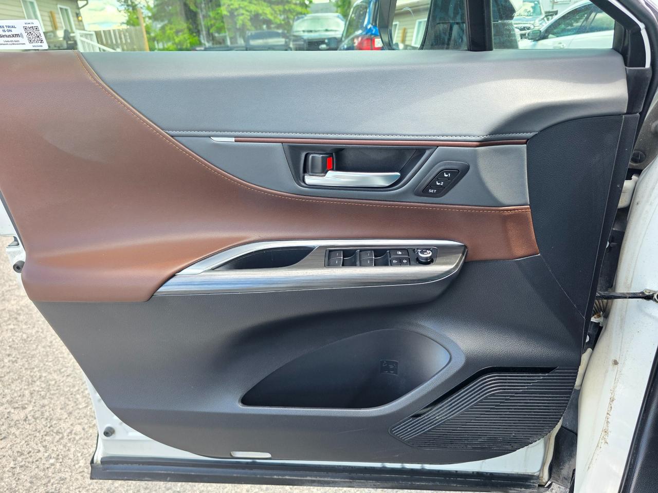 2022 Toyota Venza Limited 4dr All-Wheel Drive Photo