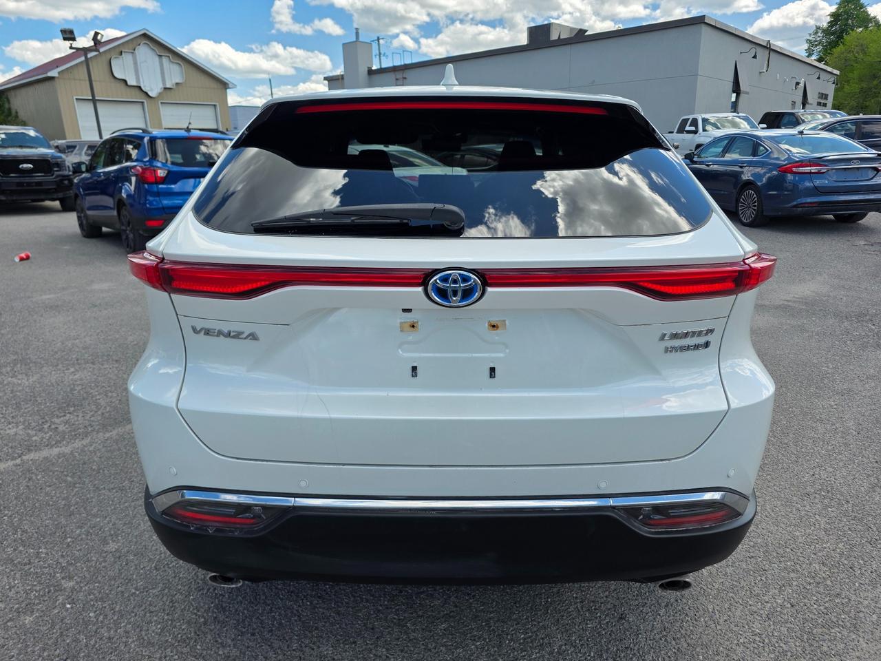 2022 Toyota Venza Limited 4dr All-Wheel Drive Photo