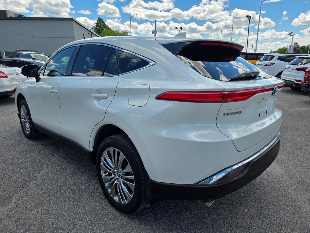 2022 Toyota Venza Limited 4dr All-Wheel Drive Photo