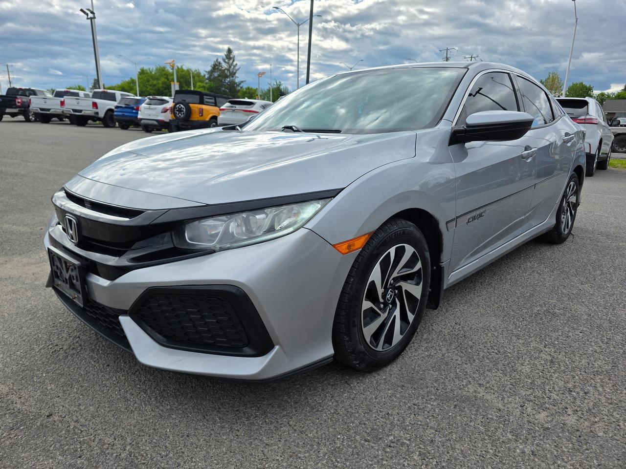 2017 Honda Civic LX (CVT) 4dr Hatchback Photo2