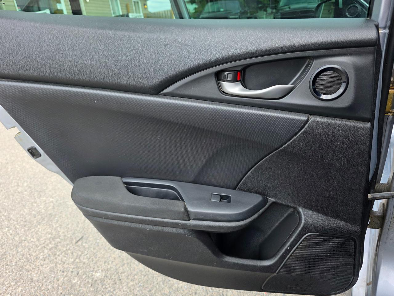 2017 Honda Civic LX (CVT) 4dr Hatchback Photo