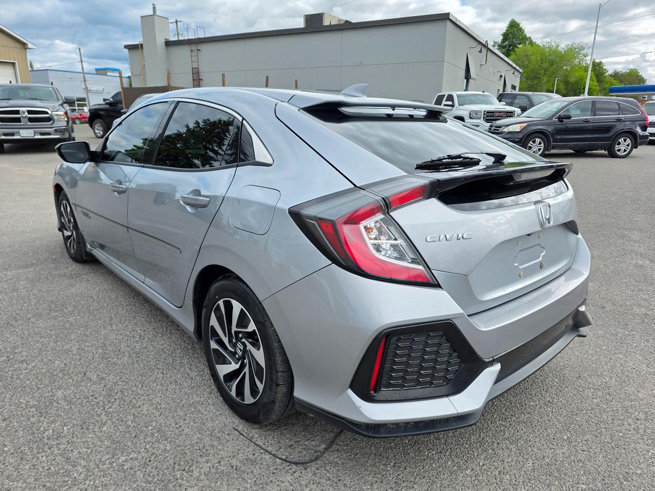 2017 Honda Civic LX (CVT) 4dr Hatchback Photo